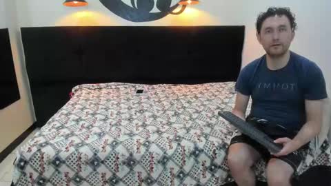 Snapshot of jeremmyandstacy chatting on February 25, 2025, 6:42 pm Jeremmyandstacy online show from February 25, 2025, 6:42 pm