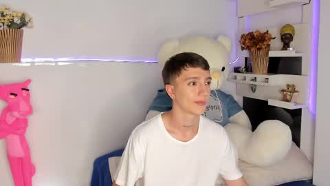 jero independent model online show from April 21, 2026, 1:42 am