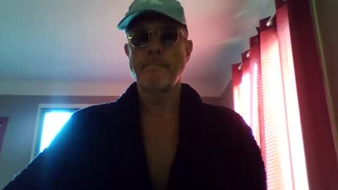 jerflor online show from November 26, 2025, 1:23 pm