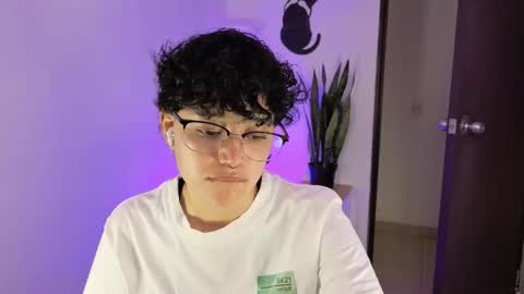 Jero Harper online show from March 26, 2026, 9:42 pm