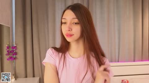 Keira online show from October 9, 2025, 4:32 am