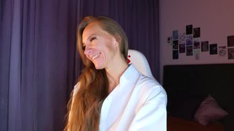 jesica_moon_peachy online show from September 18, 2025, 1:40 am