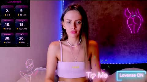 Jess online show from November 19, 2025, 8:36 am