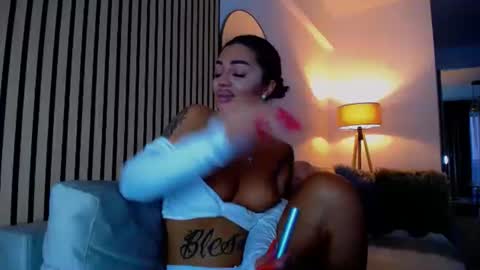 Jess online show from October 6, 2025, 5:27 am