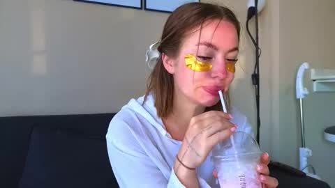 Snapshot of jessica_hanson chatting on December 2, 2025, 2:17 am Jessy online show from December 2, 2025, 2:17 am