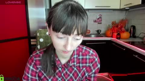 jessicaforris online show from November 7, 2025, 7:52 am