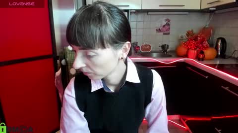 jessicaforris online show from November 13, 2025, 8:02 am