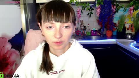 jessicaforris online show from April 1, 2026, 7:09 am