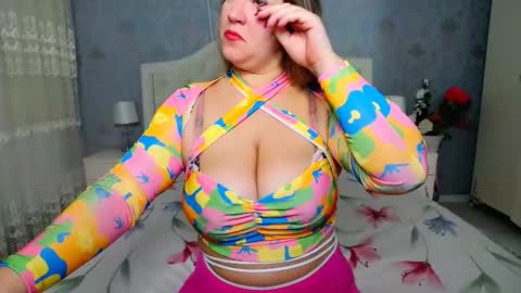 Snapshot of jessicalove20 chatting on December 3, 2025, 5:04 am single mommy online show from December 3, 2025, 5:04 am