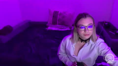 Snapshot of jessicanight_ chatting on April 25, 2026, 3:20 pm Jessica and Mark online show from April 25, 2026, 3:20 pm