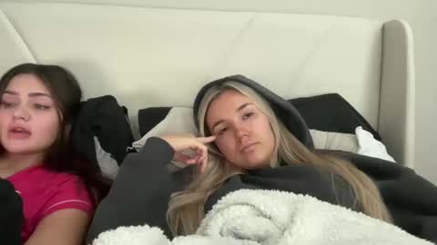 Snapshot of jessicaparkerrr chatting on October 14, 2025, 3:35 pm Jessica Parker online show from October 14, 2025, 3:35 pm