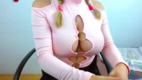 jessicarabbit4 online show from February 2, 2025, 6:15 am