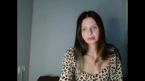 Jessicaxq online show from June 23, 2026, 4:54 am