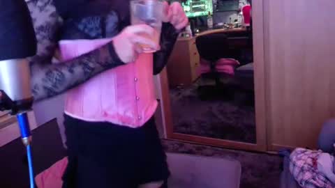 Snapshot of jessiessicaxx chatting on December 22, 2024, 4:28 am Jessiessicaxx online show from December 22, 2024, 4:28 am