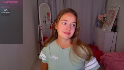 Snapshot of jessiestarz chatting on February 21, 2026, 1:56 pm Jessi online show from February 21, 2026, 1:56 pm