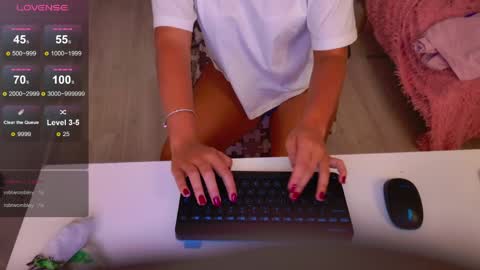 Snapshot of jessiestarz chatting on April 9, 2026, 2:22 pm Jessi online show from April 9, 2026, 2:22 pm