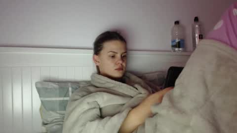 jessieryan online show from November 7, 2025, 4:45 am