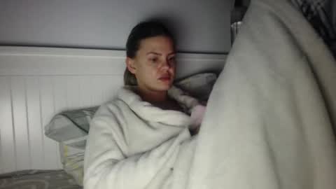 jessieryan online show from November 24, 2025, 4:45 am