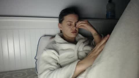 jessieryan online show from December 3, 2025, 4:42 am