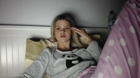 jessieryan online show from January 18, 2026, 3:43 am