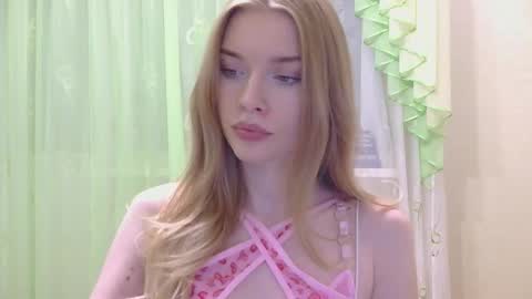 Snapshot of jessika__peach chatting on September 29, 2025, 5:18 pm Marina online show from September 29, 2025, 5:18 pm