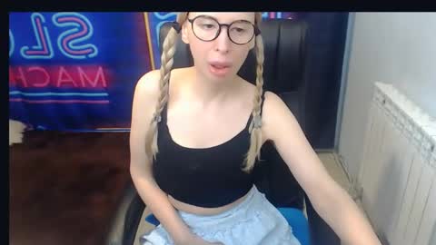 Victoria online show from January 8, 2025, 9:34 pm