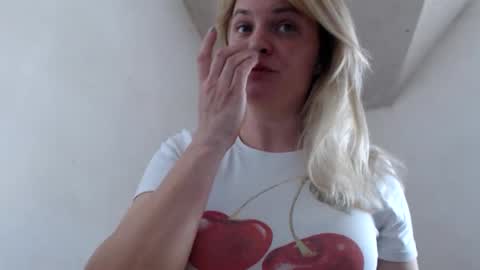 jessyangels online show from April 7, 2026, 8:26 am