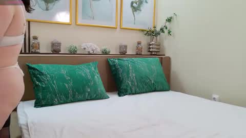 Francesca online show from February 10, 2025, 8:09 am