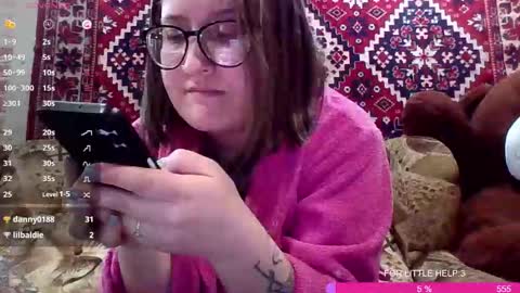 Snapshot of jessystoune1 chatting on November 8, 2025, 8:14 am Bye everyone i cant see any reason to stay here wish u luck online show from November 8, 2025, 8:14 am