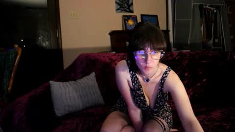 jessystrings online show from May 17, 2026, 3:48 am