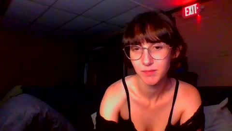 Snapshot of jessystrings chatting on July 15, 2026, 6:40 am jessystrings online show from July 15, 2026, 6:40 am