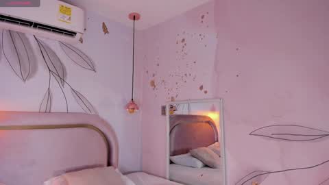 Jessica online show from February 8, 2025, 3:52 am