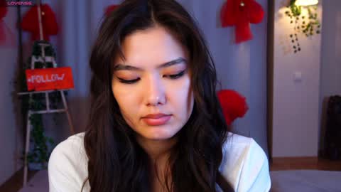 Hi all. My name is Naomi and Im glad to see you in my room  online show from January 8, 2025, 4:11 pm