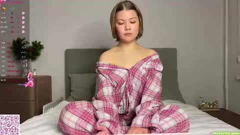 Mona online show from March 5, 2025, 2:34 pm