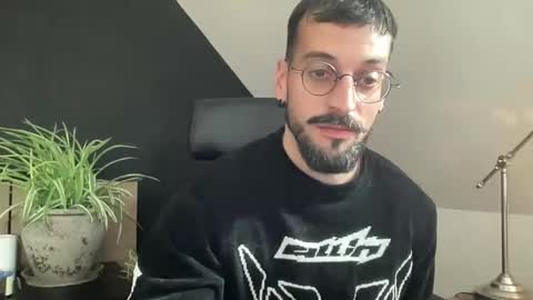 Snapshot of jeunemek00779042 chatting on February 23, 2026, 7:11 pm JEUNEMEK007 online show from February 23, 2026, 7:11 pm