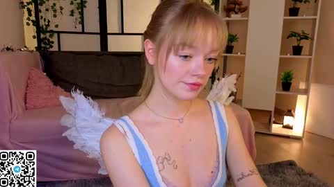 Gwen online show from February 13, 2026, 9:11 pm