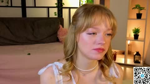 Gwen online show from March 8, 2026, 8:12 pm