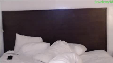 Miss Lovely online show from February 25, 2025, 4:35 am