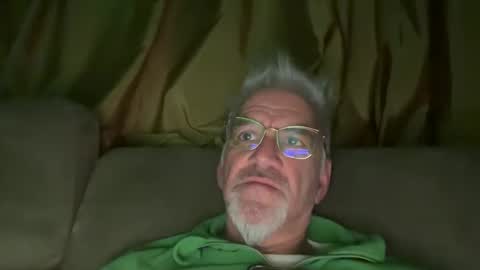 Snapshot of jewlronny chatting on December 21, 2024, 9:36 pm jewlronny online show from December 21, 2024, 9:36 pm