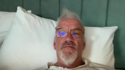 Snapshot of jewlronny chatting on October 12, 2025, 4:44 am jewlronny online show from October 12, 2025, 4:44 am