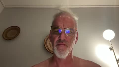 jewlronny online show from April 11, 2026, 8:02 pm