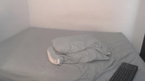 Snapshot of jey_foxx chatting on February 15, 2025, 9:48 pm jey_foxx online show from February 15, 2025, 9:48 pm