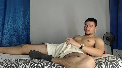 Snapshot of jeycob_happy97 chatting on April 18, 2026, 10:43 pm Juan David online show from April 18, 2026, 10:43 pm