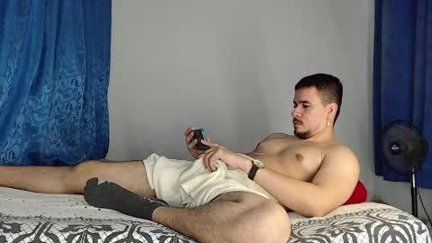 Snapshot of jeycob_happy97 chatting on May 8, 2026, 11:21 pm Juan David online show from May 8, 2026, 11:21 pm