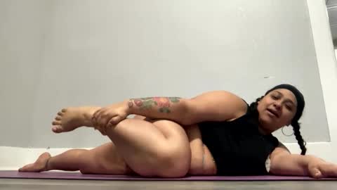 Snapshot of jezabaesolea chatting on February 4, 2026, 4:13 pm jezabaesolea online show from February 4, 2026, 4:13 pm