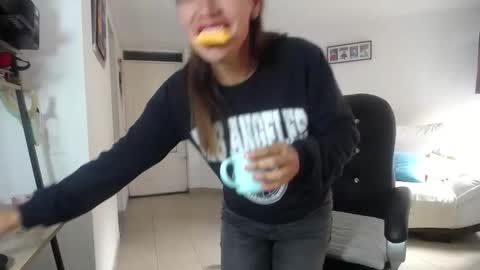 Camila online show from February 17, 2026, 7:09 pm