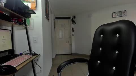 Snapshot of jezabel_purple chatting on March 26, 2026, 2:00 pm Camila online show from March 26, 2026, 2:00 pm