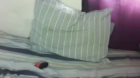 Snapshot of jg1105 chatting on January 7, 2026, 4:53 pm jg1105 online show from January 7, 2026, 4:53 pm