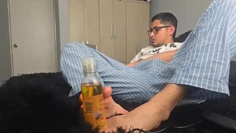 Snapshot of jhacks28 chatting on December 13, 2025, 7:53 pm jhacks28 online show from December 13, 2025, 7:53 pm