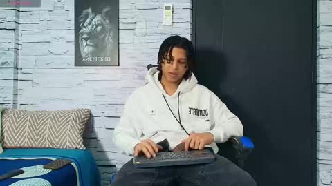 Snapshot of jhay_wheeler777 chatting on December 2, 2025, 4:18 am jhay_wheeler777 online show from December 2, 2025, 4:18 am